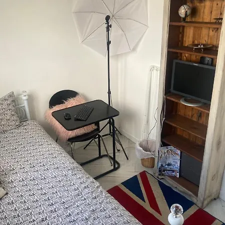 Kilburn Homestay