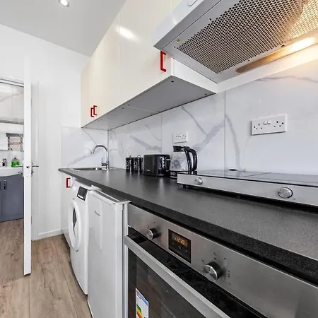 Apartment Comfy 1bdr - 30mins To Ldn - Parking The Hyde
