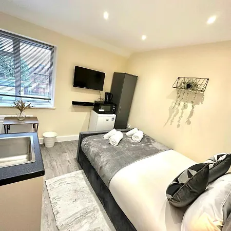 Guest house Sutton Suites Sm4 - London *