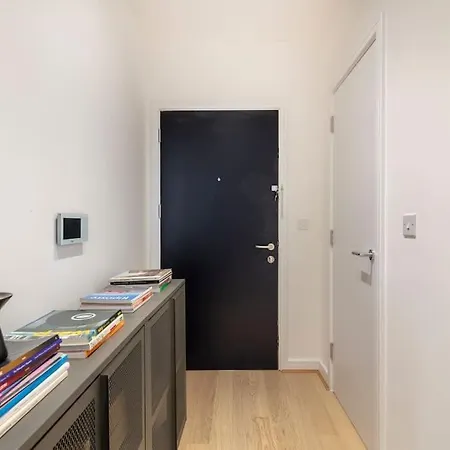 Cozy Flat In Hip East