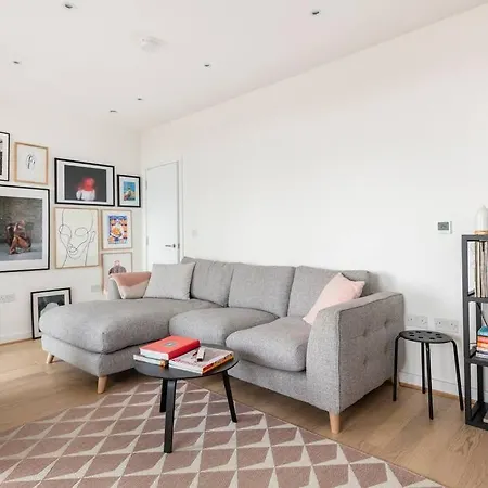 Cozy Flat In Hip East