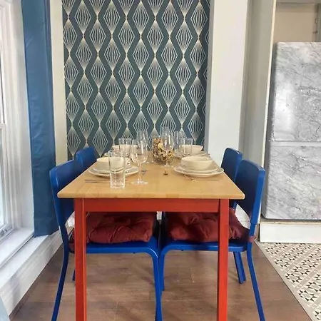 Chic 2 Bed In Brick Lane Apartment *
