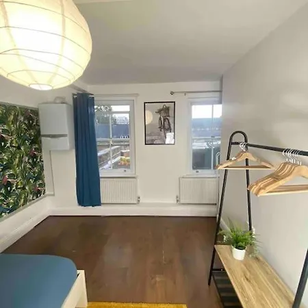 Chic 2 Bed In Brick Lane London