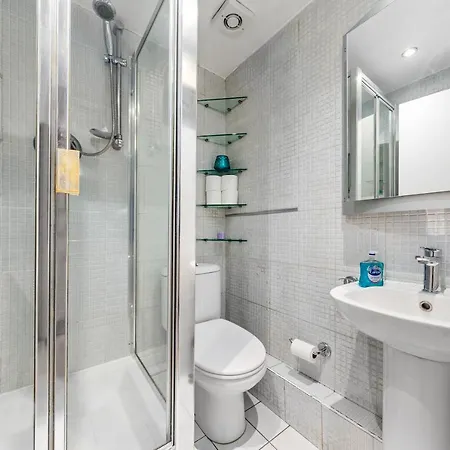 Immaculate 1-bed In * Londres