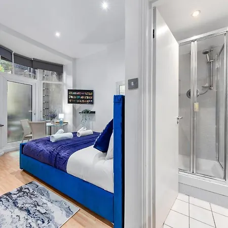 Immaculate 1-bed In Apartment London