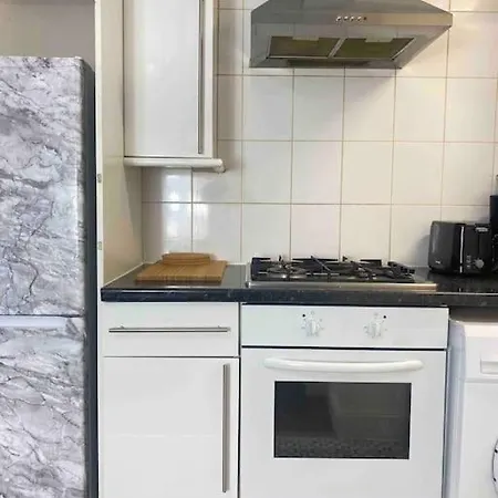 Chic 2 Bed In Brick Lane *