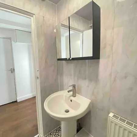 Chic 2 Bed In Brick Lane Apartment *