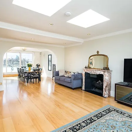 Kensington Skyline Penthouse * London