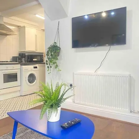 Chic 2 Bed In Brick Lane Apartment London