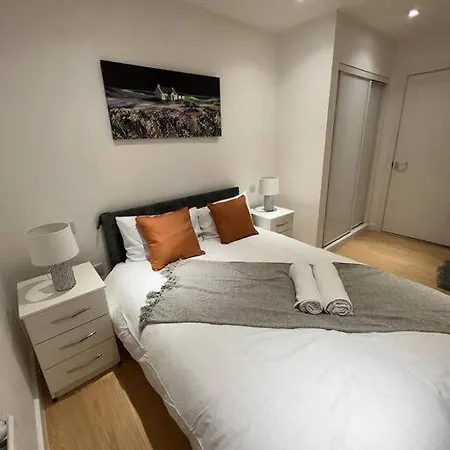 Apartment Comfortable Canterbury 2 Bedroom Flat In London Cb74