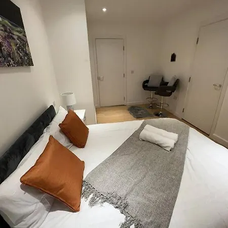 Comfortable Canterbury 2 Bedroom Flat In London Cb74 Apartment Croydon