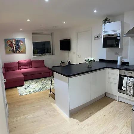 Comfortable Canterbury 2 Bedroom Flat In London Cb74 Apartment