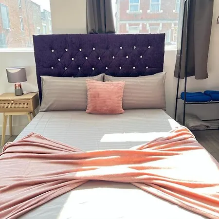 Studio Apartment *