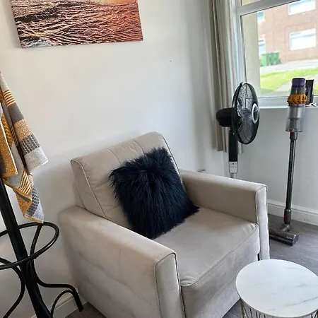 Apartment New Cozy Apt. House With Parking. Entire Space Erith