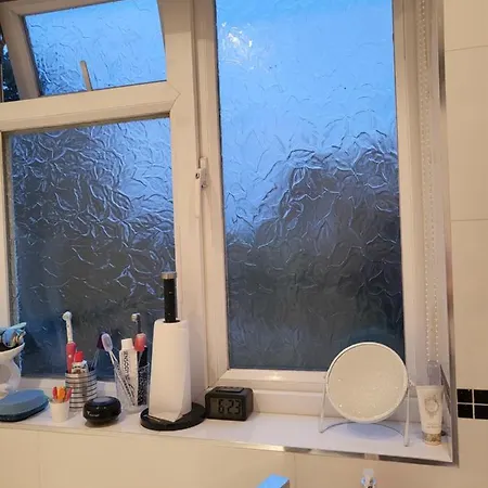Very Bright & Cosy Little Bedroom * London