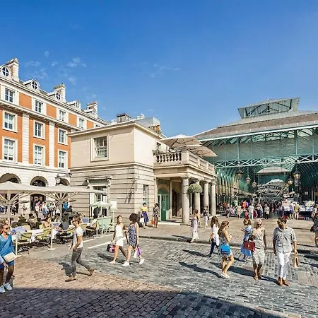 Large 3 Bedroom Covent Garden Apartment London
