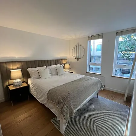 Heart Of Covent Garden - 2 Bed Londen