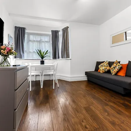 Charming Escape In Apartamento Londres