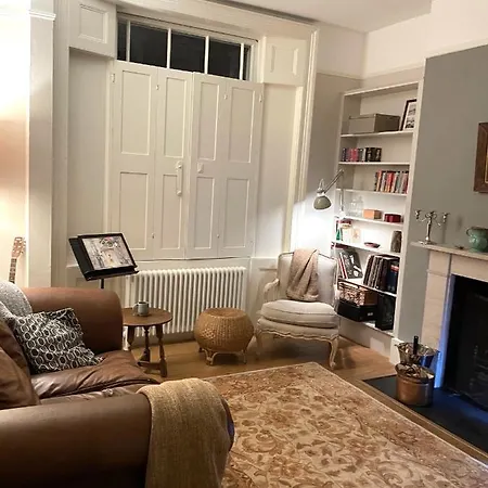 2 Bedroom Garden Flat /kings Cross, Apartment *