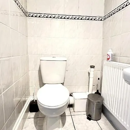 Guest house Aldgate London