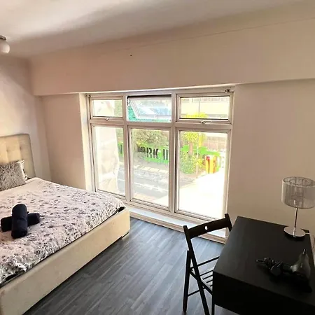 Guest house Aldgate London