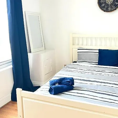 Guest house Aldgate London