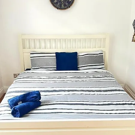 Aldgate Guest house London