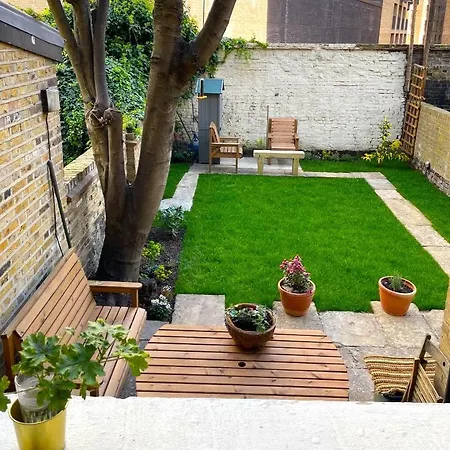 2 Bedroom Garden Flat /kings Cross, London