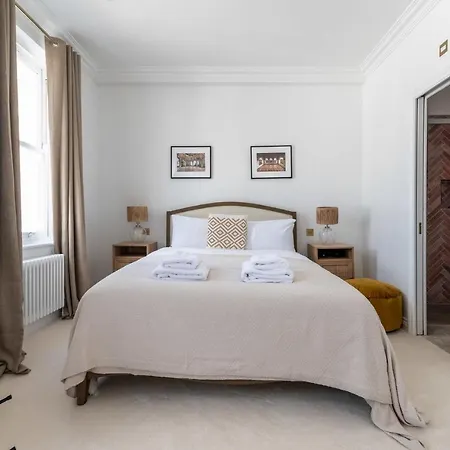 Apartment Impressive And Gorgeous Kensington Family *