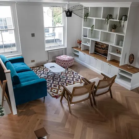 Impressive And Gorgeous Kensington Family * London