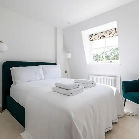 Apartment Impressive And Gorgeous Kensington Family