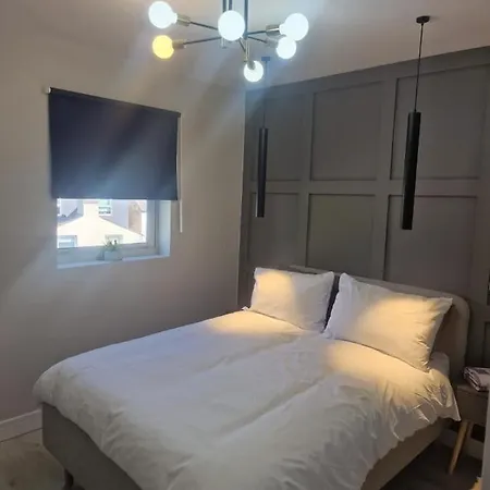 Collier's Wood En-suite *