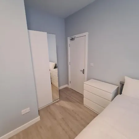 17 Elm Road Aparthotel *