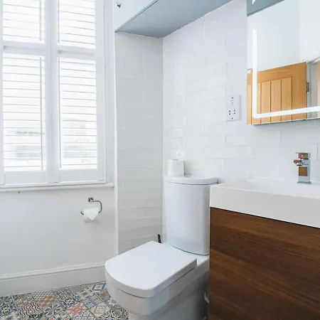 Holiday home Pass The Keys - Modern & Stylish Garden In Islington