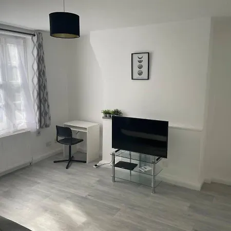 Remarkable 1-bed In Near Vauxhall