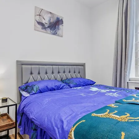 Apartment Modern Flat In London