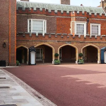 Exclusive Premium St James * London