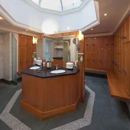 Jumeirah Carlton Tower Hotel 5*