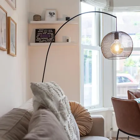 Apartment Fantastic 2br Flat Wgarden, West Norwood *