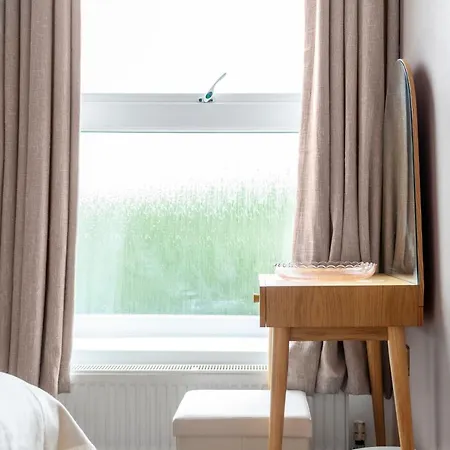Apartment Fantastic 2br Flat Wgarden, West Norwood *