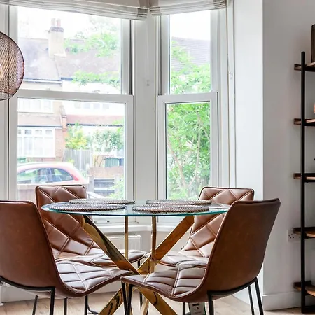 Apartment Fantastic 2br Flat Wgarden, West Norwood