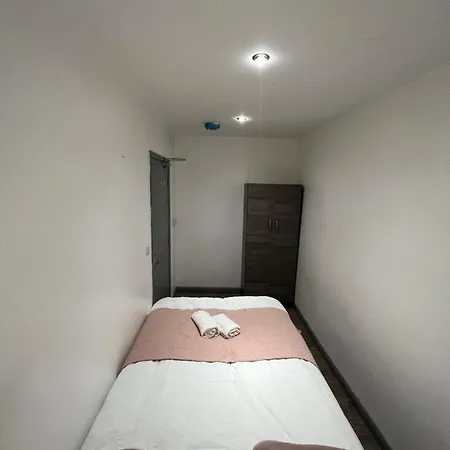 3 Bedroom Flat In King's Cross, St Pancras's. 2 Minutes To Euston. * Londyn