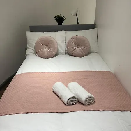 3 Bedroom Flat In King's Cross, St Pancras's. 2 Minutes To Euston. Apartament Londyn