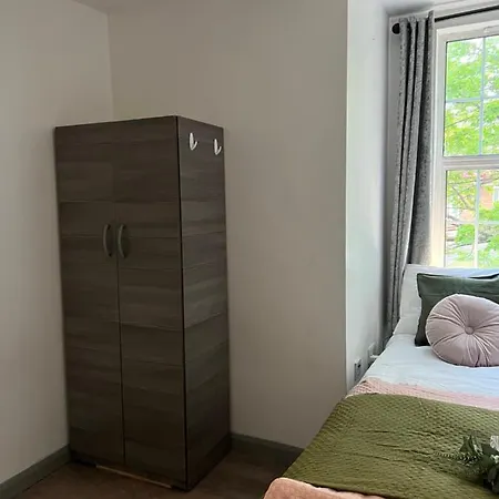 3 Bedroom Flat In King's Cross, St Pancras's. 2 Minutes To Euston.