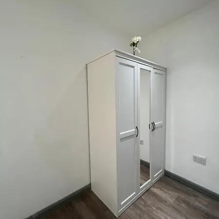 3 Bedroom Flat In King's Cross, St Pancras's. 2 Minutes To Euston.