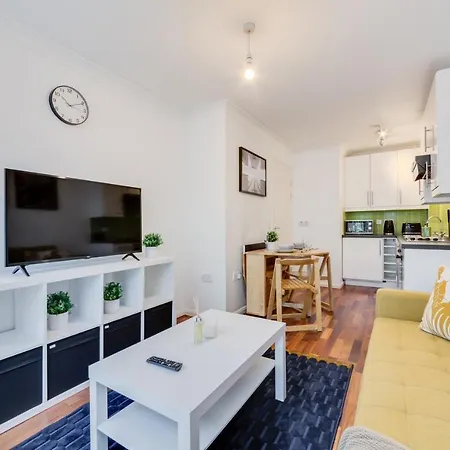 Visit London 1 Bed Flat- Canary Wharf Close To River Thames Apartment *