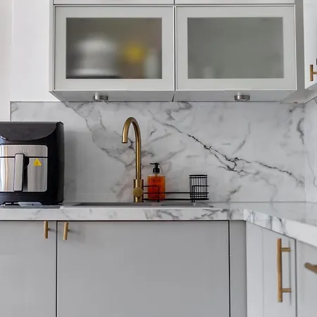 Fantastic 2br Flat Wgarden, West Norwood Apartment *