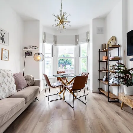 Apartment Fantastic 2br Flat Wgarden, West Norwood