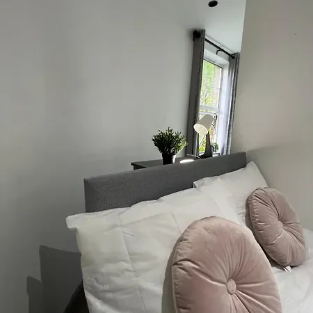 3 Bedroom Flat In King's Cross, St Pancras's. 2 Minutes To Euston. *