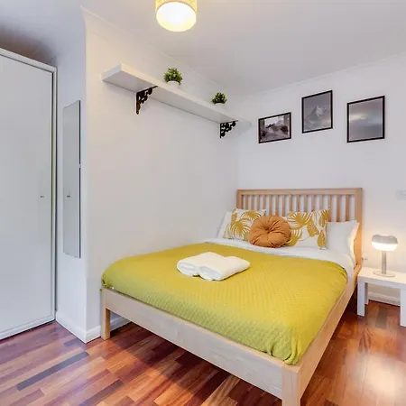 Visit London 1 Bed Flat- Canary Wharf Close To River Thames